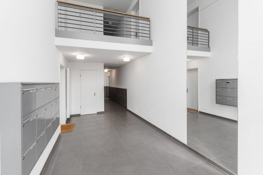 Hauseingang Etagenwohnung D�sseldorf