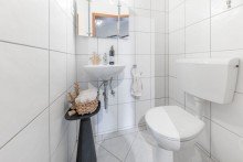 getrenntes WC 2-Zimmer Wohnung direkt am Grafenberger Wald auf Parkgrundstück