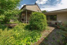 R�ckseite Haus mit �berdachtem Hofbereich VERKAUFT: 5-Zimmer-Haus mit zusätzlichem Atelier und großem, idyllischem Garten in Rommerskirchen-Hoeningen