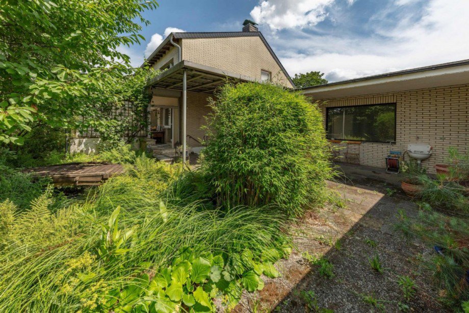 R�ckseite Haus mit �berdachtem Hofbereich Einfamilienhaus Rommerskirchen