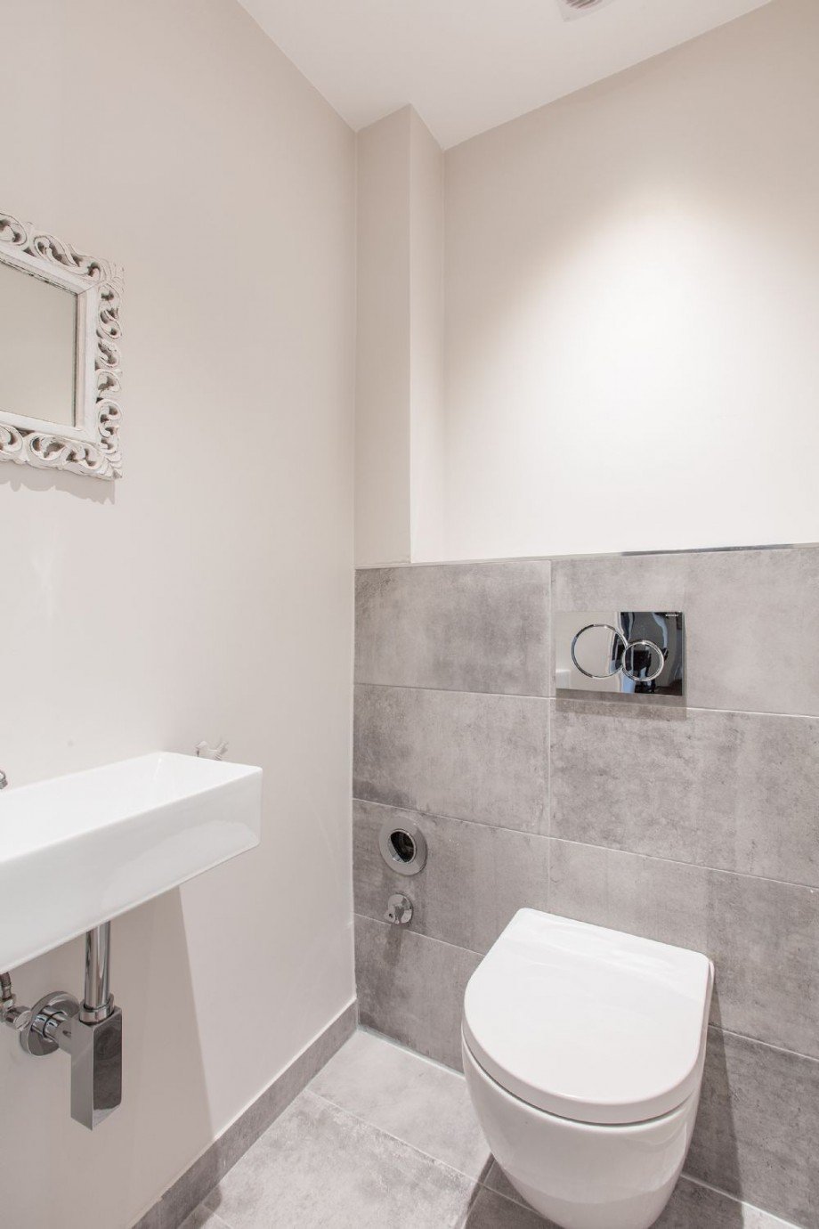 G�ste-WC Dachgeschosswohnung D�sseldorf