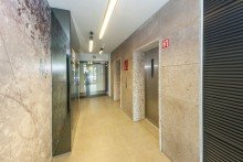 Fahrstuhl VERMIETET: Pandion Le Grand: Traumhaft möbliert wohnen mit Concierge, Stellplatz, Gym, Sauna und Weitblick