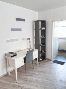 Wohnzi VERKAUFT: 2-Zi. Wohnung mit TG-Stellpl. - renditestark möbliert vermietet