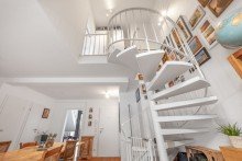 Treppe zum Giebel VERKAUFT: 3-Raum Maisonette mit Balkon in Derendorf - Aufzug vorhanden