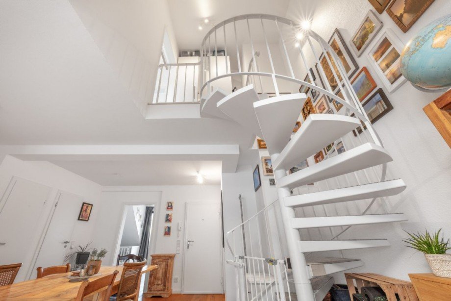 Treppe zum Giebel Dachgeschosswohnung Düsseldorf