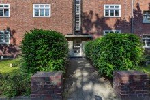 Hauseingang VERKAUFT: Wunderbar sonnige, top modernisierte Maisonettewohnung im Denkmal