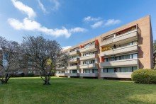 Haus R�ckansicht VERKAUFT: Sonnige 3-Zimmer-Wohnung mit gro�em Balkon in Golzheim
