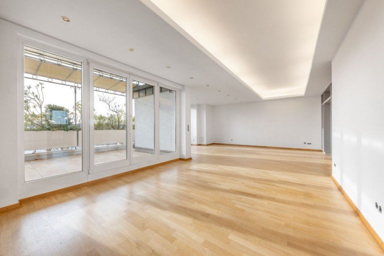 Wohn-/ Esszimmer Düsseldorf - Düsseltal Etagenwohnung Maisonette mit Aufzug in die Wohnung & Dachterrasse – Zooviertel/Düsseltal