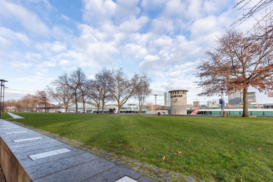 nahegelegenes Rheinufer Etagenwohnung Köln