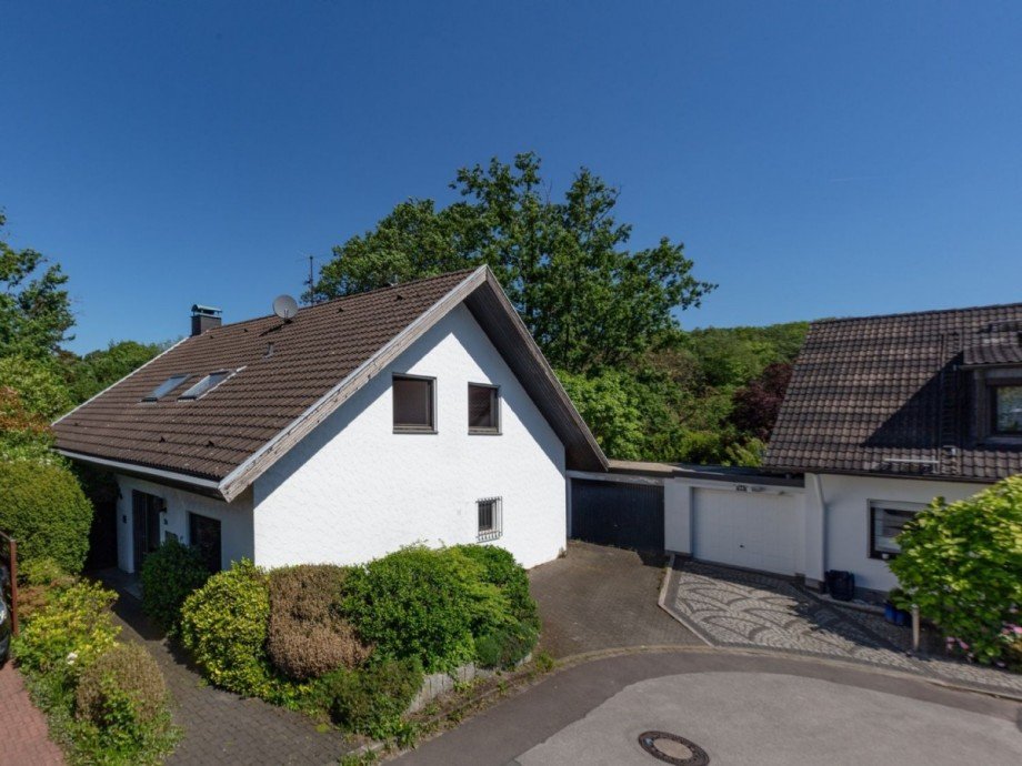 Vorderansicht Zweifamilienhaus Heiligenhaus