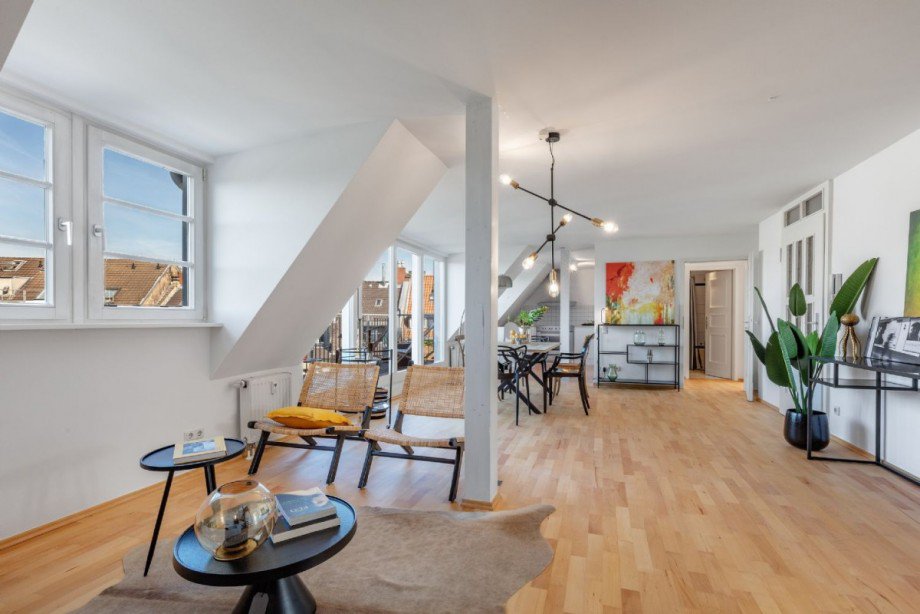 Wohn-/Esszimmer Maisonettewohnung Düsseldorf