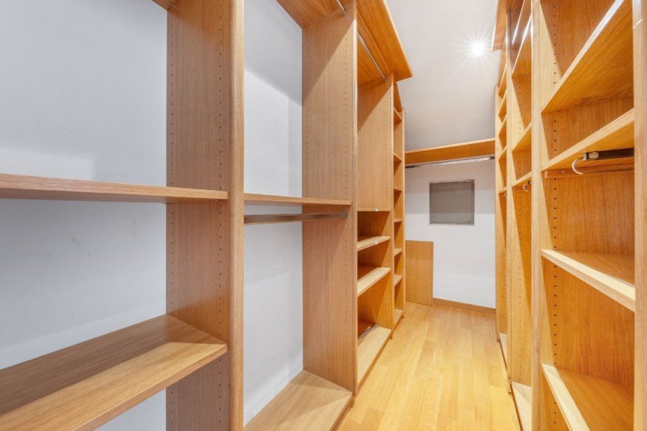 begehbarer Kleiderschrank Etagenwohnung Düsseldorf