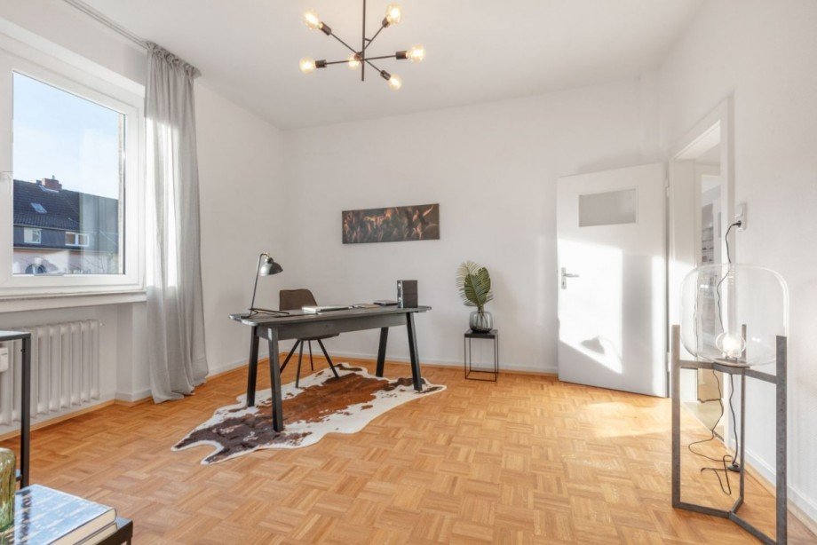 Durchgangszimmer zB Buero Etagenwohnung Düsseldorf