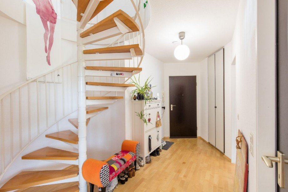 Diele/Treppenaufgang Maisonettewohnung D�sseldorf