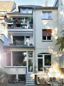 Rückseite Gebäude Sehr solide Kapitalanlage im Bismarckviertel von Krefeld