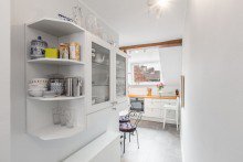 Blick in die K�che Sehr sch�ne und gro�z�gige Maisonette-Wohnung in Pempelfort