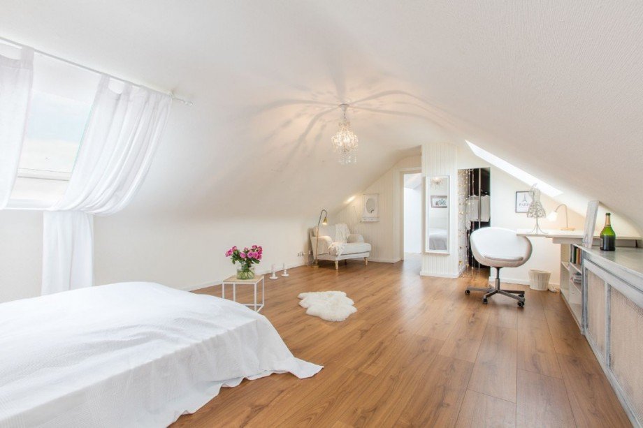 Ebene 2 - Dachgeschoss Dachgeschosswohnung D�sseldorf