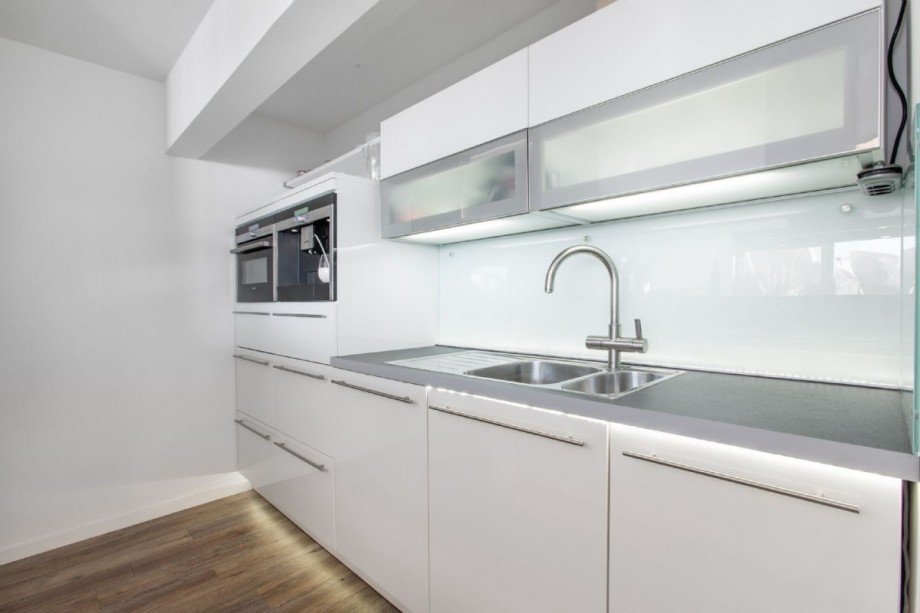 Einbauk�che Dachgeschosswohnung D�sseldorf