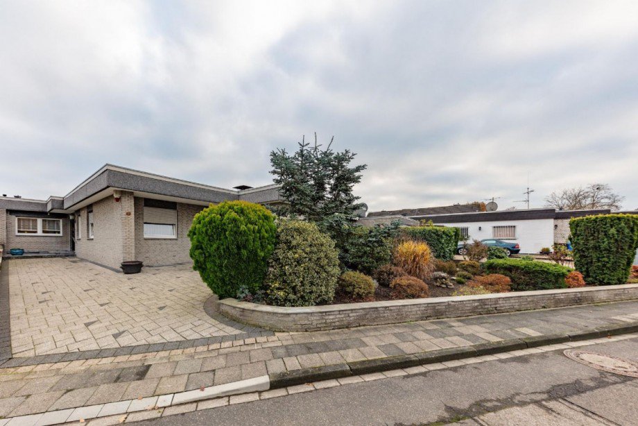 Frontansicht Bungalow Kaarst