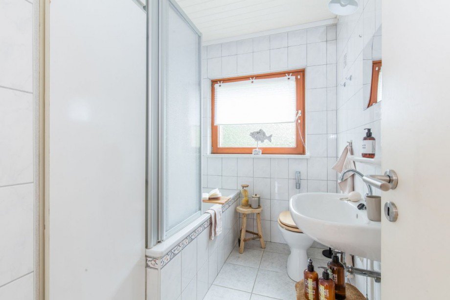 Bad oben Doppelhaush�lfte Velbert