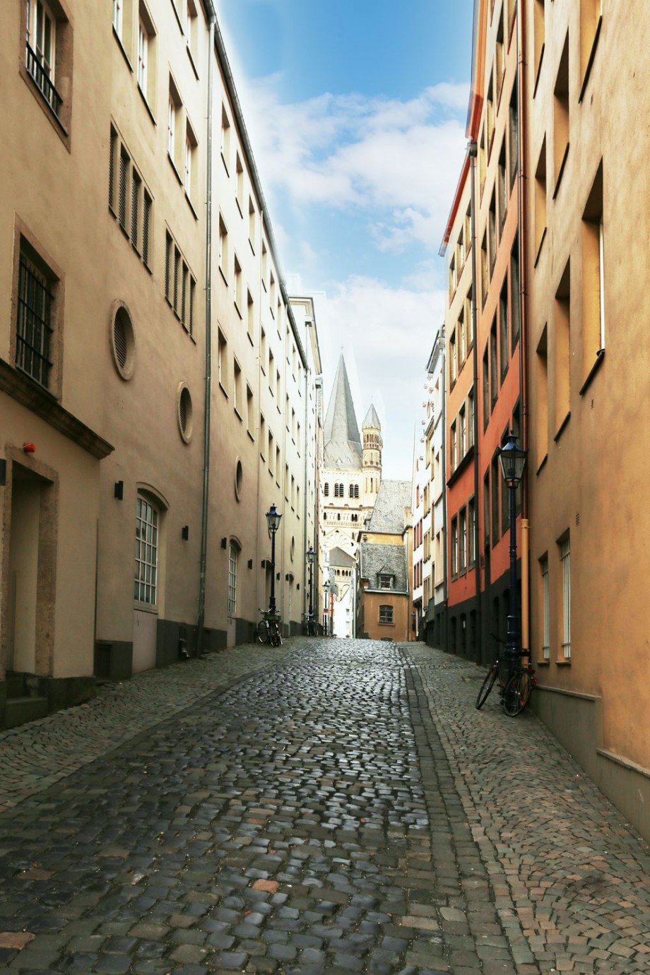 Blick in die Stra�e Etagenwohnung Köln