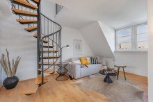Wohn-/Esszimmer VERKAUFT: Wunderbar sonnige, top modernisierte Maisonettewohnung im Denkmal