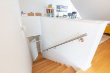 Aufgang Studio (DG) VERKAUFT: DHH perfekt f�r Familien: Neubau, 165 m2, 5 Zi., 10 min zur Stadt und 10 min zum Unterbacher See