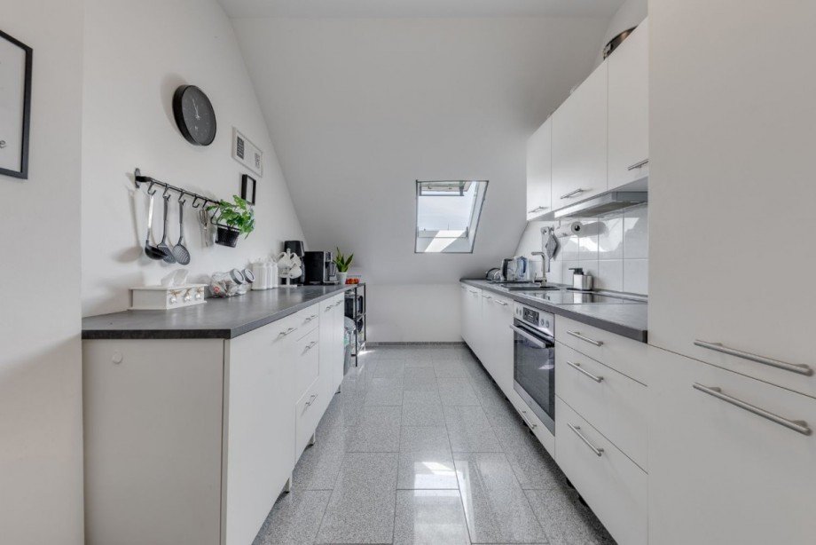 Küche Dachgeschoss-Wohnung Wohn- / Gesch�ftshaus Düsseldorf