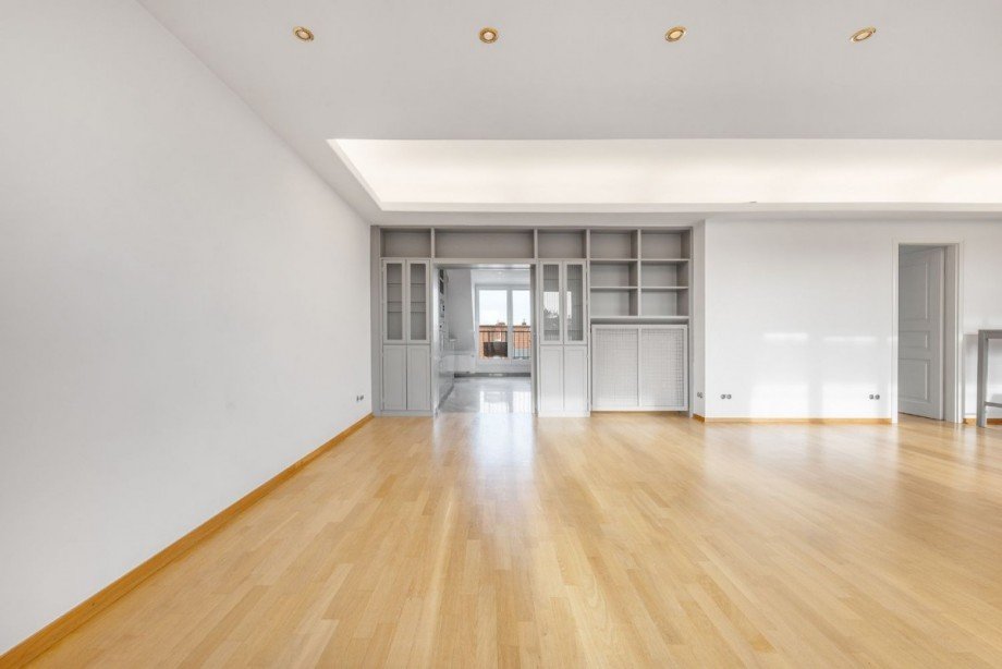 Blick vom Wohnzimmer zur Küche Etagenwohnung Düsseldorf
