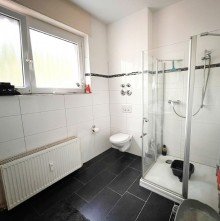 Beispiel sanierte Bäder Sehr solide Kapitalanlage im Bismarckviertel von Krefeld