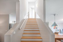 Aufgang 1. OG VERKAUFT: DHH perfekt f�r Familien: Neubau, 165 m2, 5 Zi., 10 min zur Stadt und 10 min zum Unterbacher See