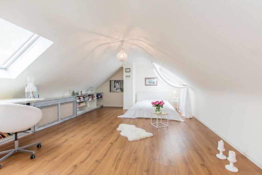 Ebene 2 - Dachgeschoss Dachgeschosswohnung D�sseldorf