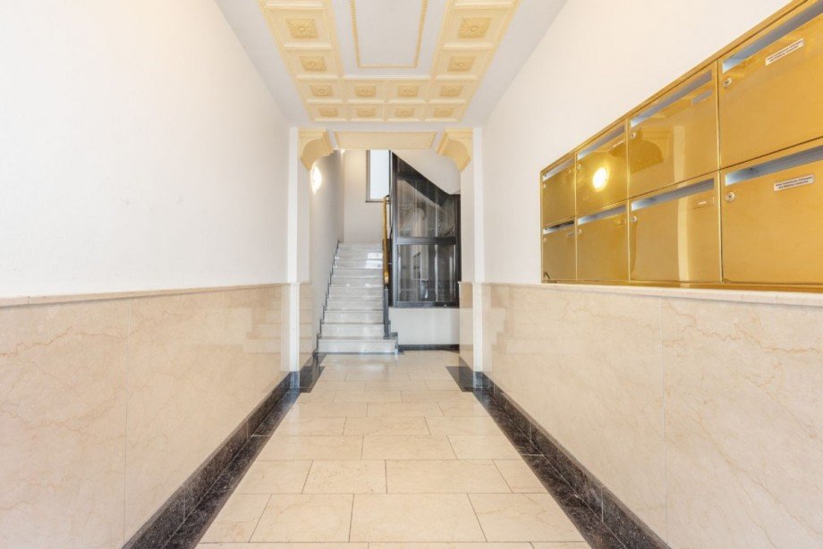 Hauseingang Etagenwohnung Düsseldorf