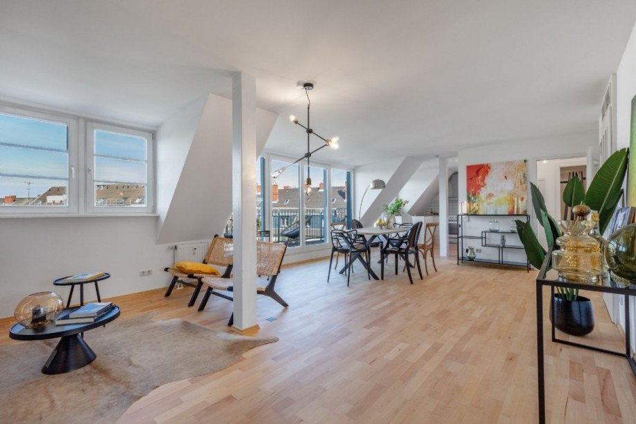 Wohn-/Esszimmer Maisonettewohnung Düsseldorf