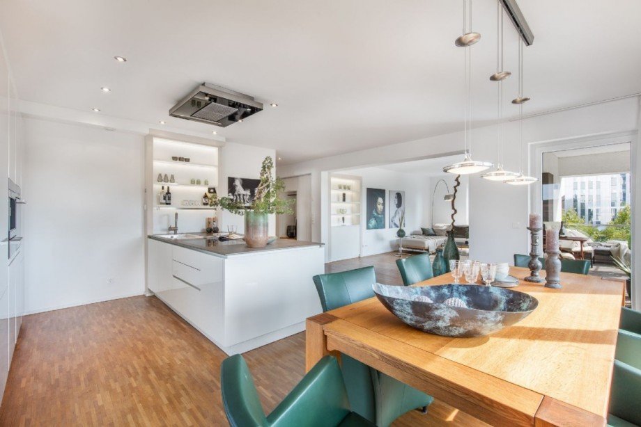 Wohn-/Essbereich mit offener K�che Etagenwohnung D�sseldorf