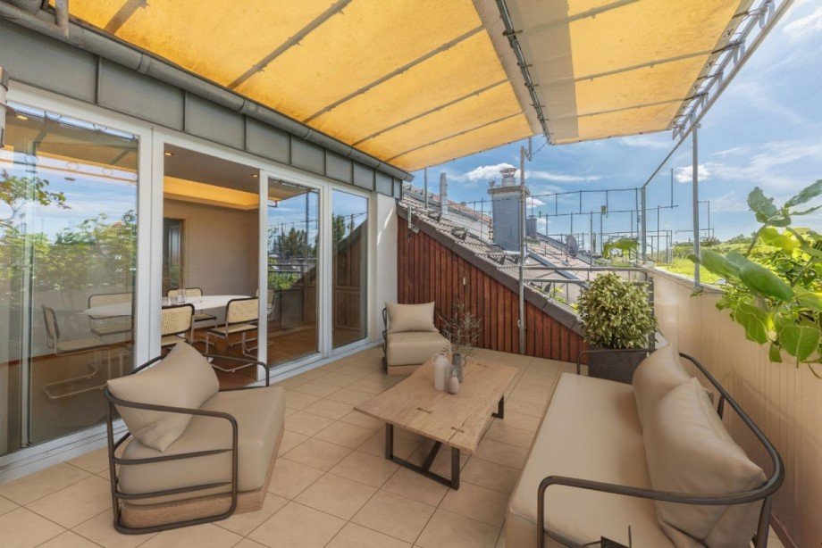 Terrasse (virtuell möbliert) Etagenwohnung Düsseldorf