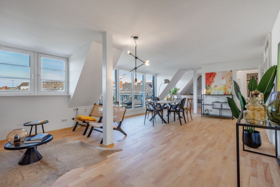 Wohn-/Esszimmer Maisonettewohnung Düsseldorf