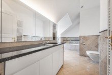 Bad en suite Zwei Welten unter einem Dach – repräsentative Maisonette mit separater Einheit im Zooviertel