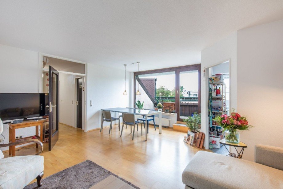 Wohn-/Esszimmer Maisonettewohnung D�sseldorf