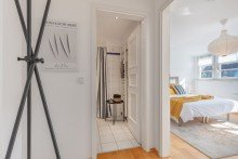 Diele VERKAUFT: Wunderbar sonnige, top modernisierte Maisonettewohnung im Denkmal