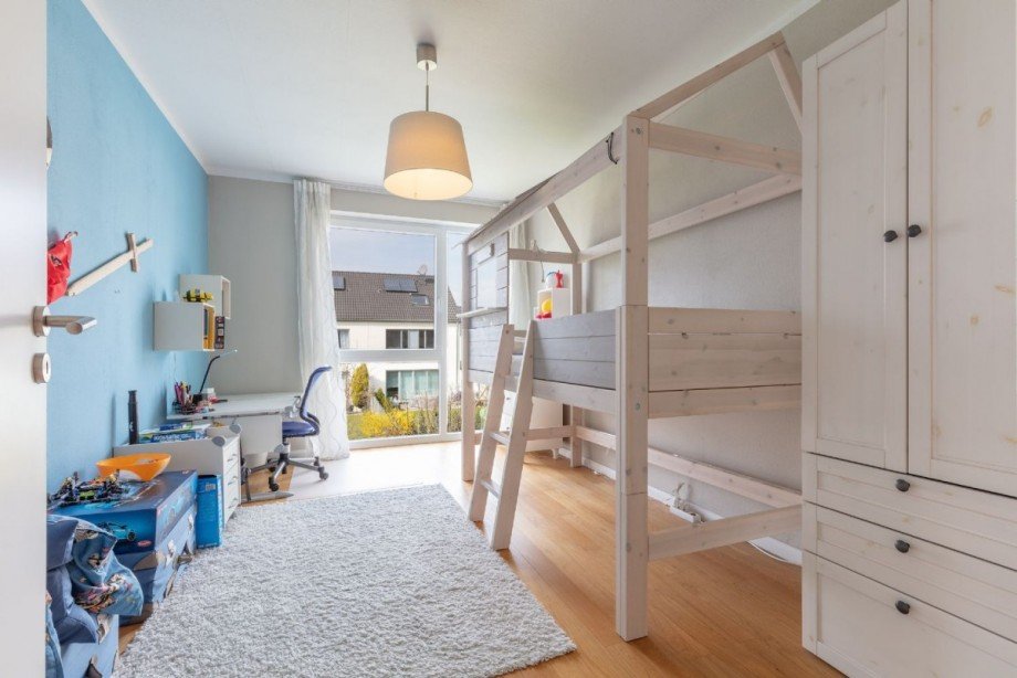 Zimmer 1. OG Doppelhaush�lfte D�sseldorf