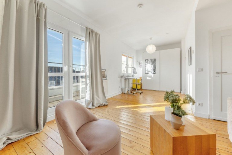 Wohn-/Arbeitsbereich Düsseldorf - Unterbilk Etagenwohnung VERKAUFT: Hell, ruhig, zentral: Ihr neues Zuhause im Lorettoviertel (2 Zimmer, 72 m2, Balkon)