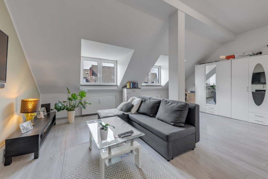 Wohnzimmer Dachgeschoss-Wohnung Wohn- / Gesch�ftshaus Düsseldorf