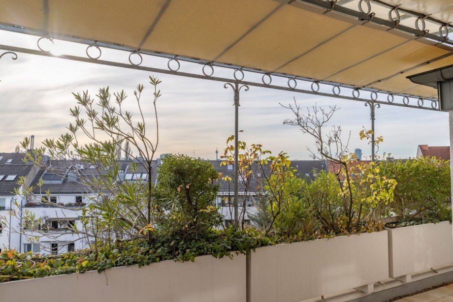 Blick vom Balkon zur Stadt Etagenwohnung Düsseldorf