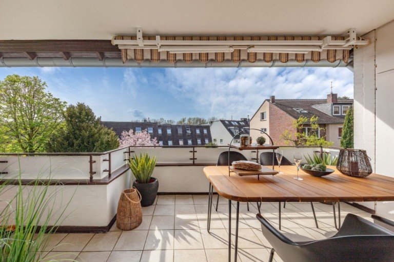 Sonnenbalkon Düsseldorf - Unterbach Etagenwohnung Entspanntes Wohnen nah am See: Sehr schönes, helles Zuhause in Düsseldorf-Unterbach