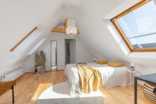 Zimmer VERKAUFT: Wunderbar sonnige, top modernisierte Maisonettewohnung im Denkmal