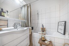 Bad 2-Zimmer Wohnung direkt am Grafenberger Wald auf Parkgrundstück