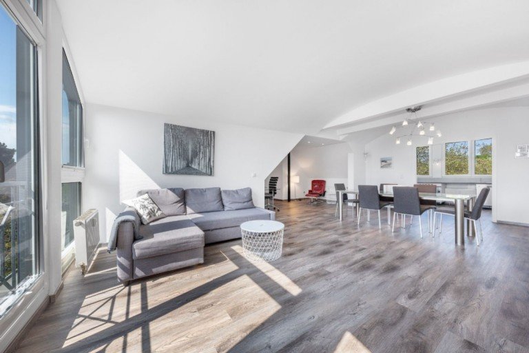 Wohn-/Essbereich Düsseldorf - Düsseltal (Zooviertel) Etagenwohnung Urbanes Wohnen der Extraklasse: Loft mit Charme im grünen Zooviertel