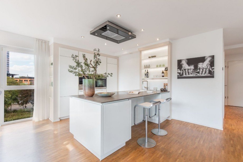 Wohn-/Essbereich mit offener K�che Etagenwohnung D�sseldorf